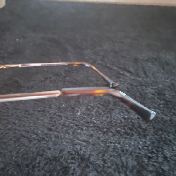 Express round sunglasses. - Picture 3 of 5